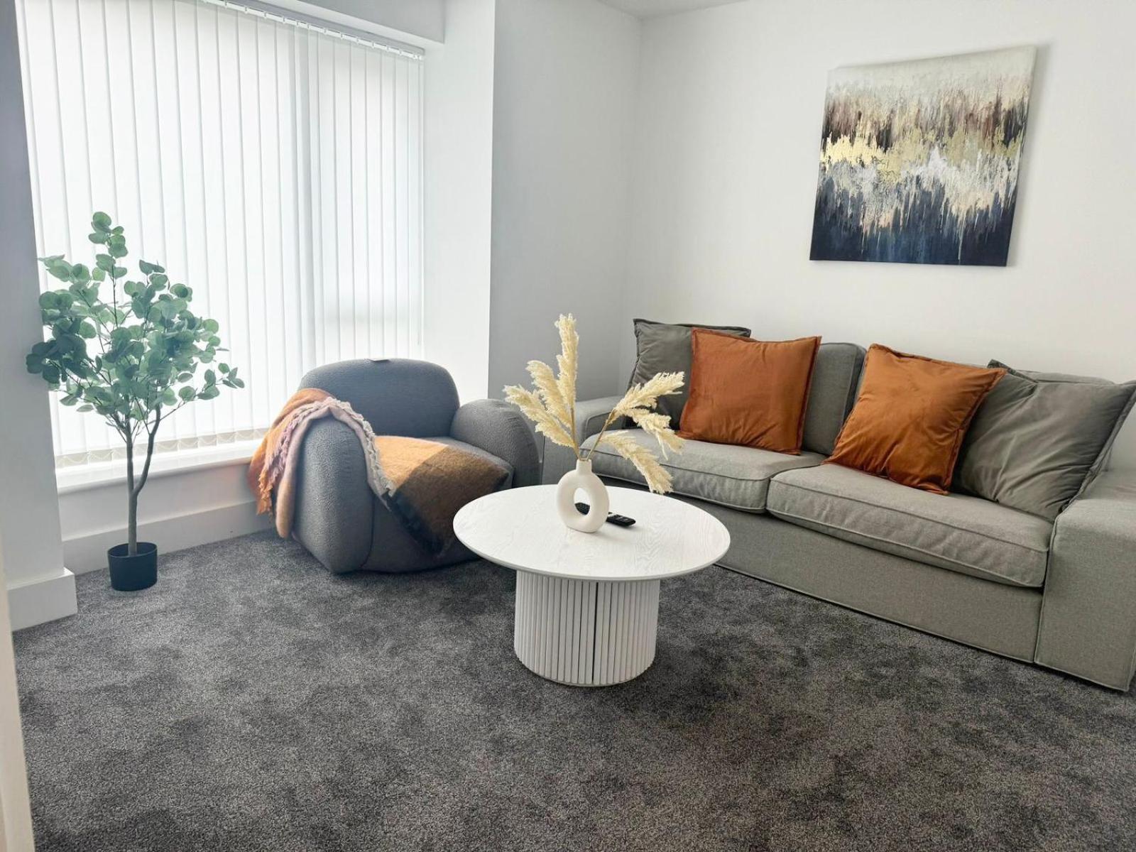 Stylish 4-Bedroom Retreat, Perfect For Groups Liverpool Exterior photo